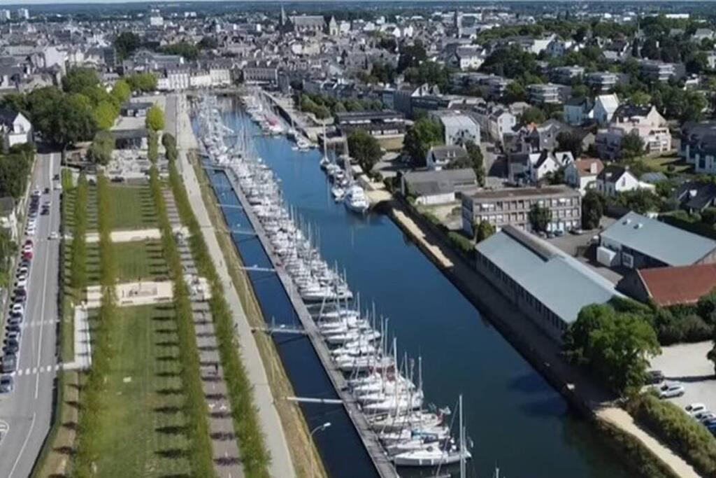 A Mi-Chemin Apartment Vannes Bagian luar foto
