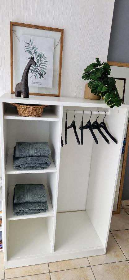A Mi-Chemin Apartment Vannes Bagian luar foto