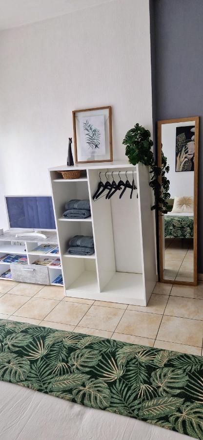 A Mi-Chemin Apartment Vannes Bagian luar foto