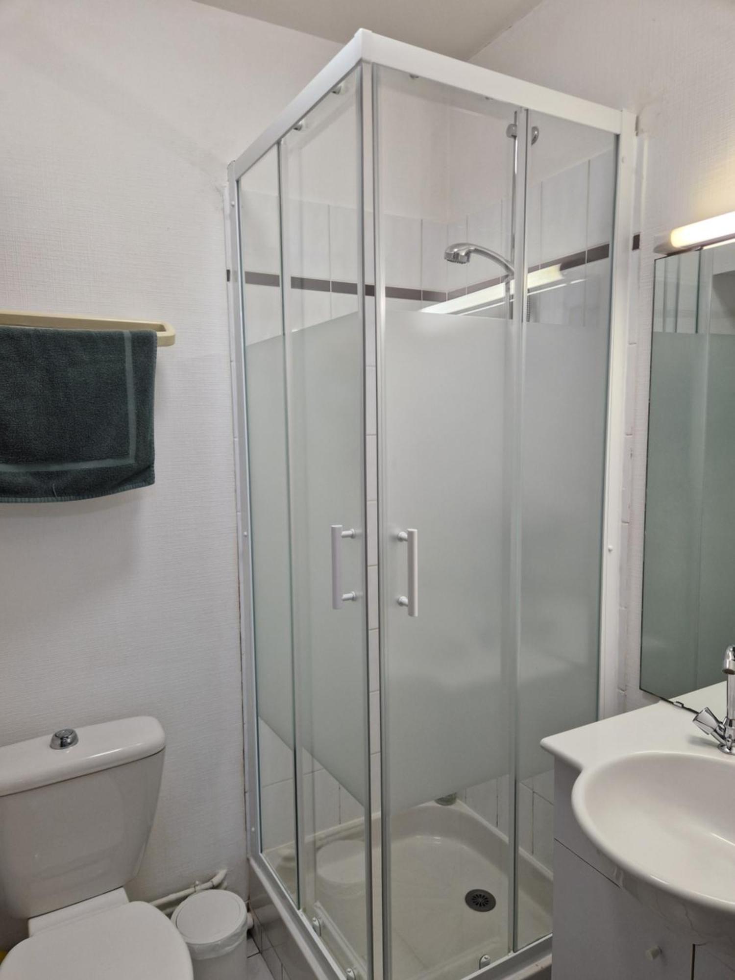 A Mi-Chemin Apartment Vannes Bagian luar foto